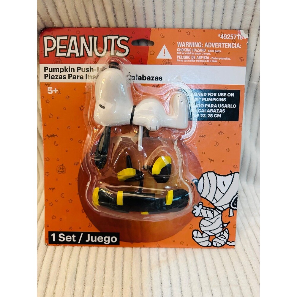 Halloween Pumpkin Push In
Decorating Kit - Snoopy